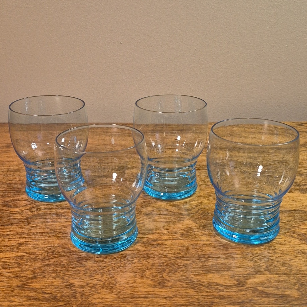 VINTAGE MCM 1970s Aqua Blue Glass Pitcher & Set of 4 Matching Glass Tumblers - Picture 6 of 17